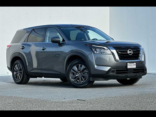 2022 Nissan Pathfinder S