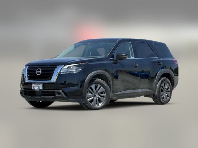 2022 Nissan Pathfinder S