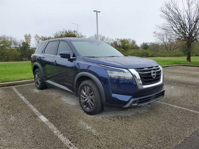 2022 Nissan Pathfinder S