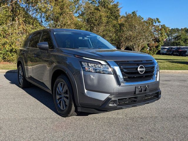 2022 Nissan Pathfinder S