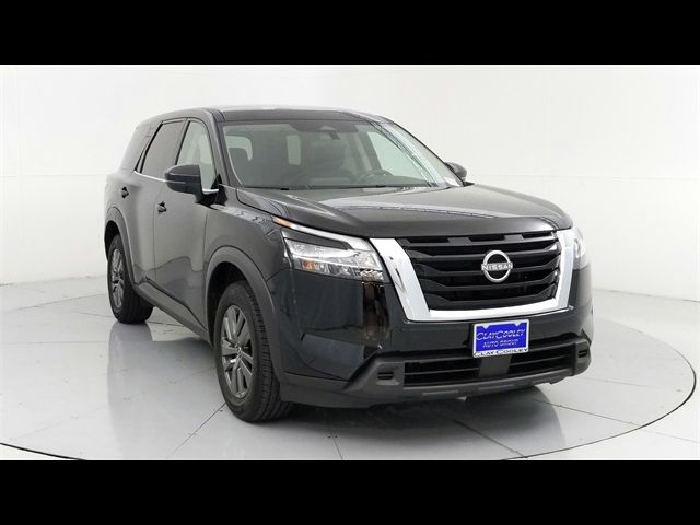 2022 Nissan Pathfinder S