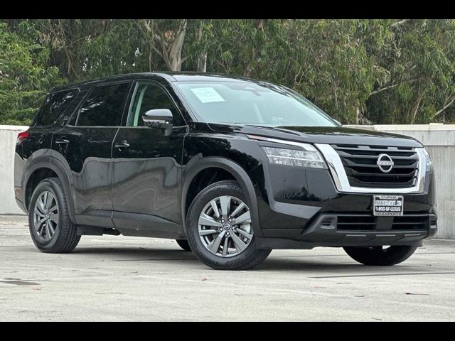 2022 Nissan Pathfinder S