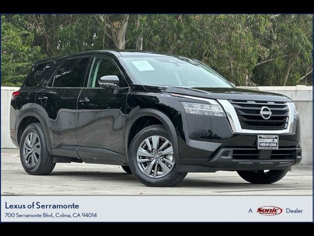 2022 Nissan Pathfinder S