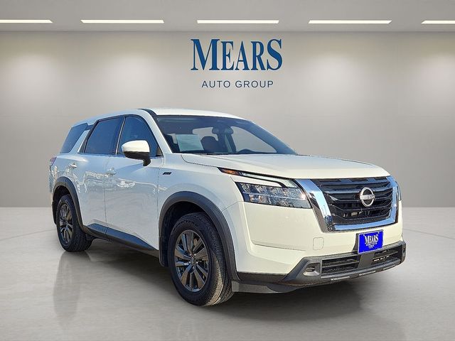 2022 Nissan Pathfinder S