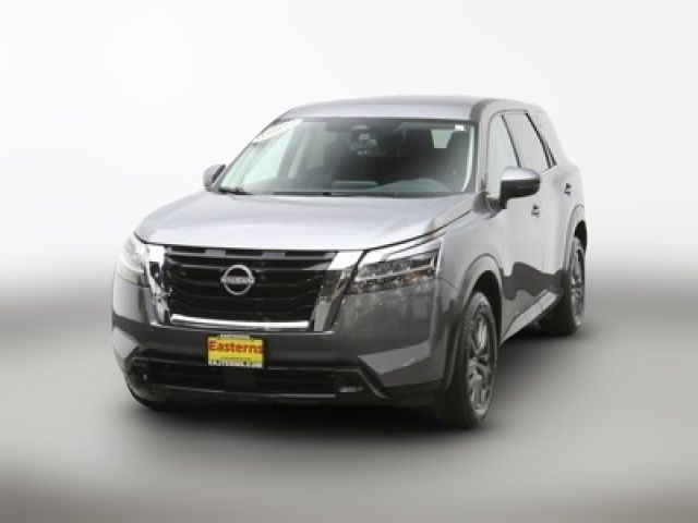 2022 Nissan Pathfinder S