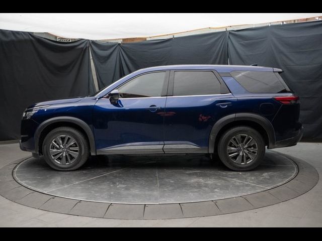 2022 Nissan Pathfinder S