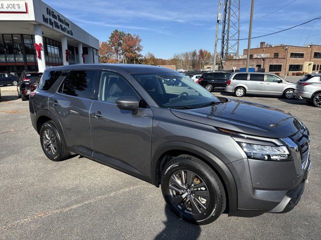 2022 Nissan Pathfinder S