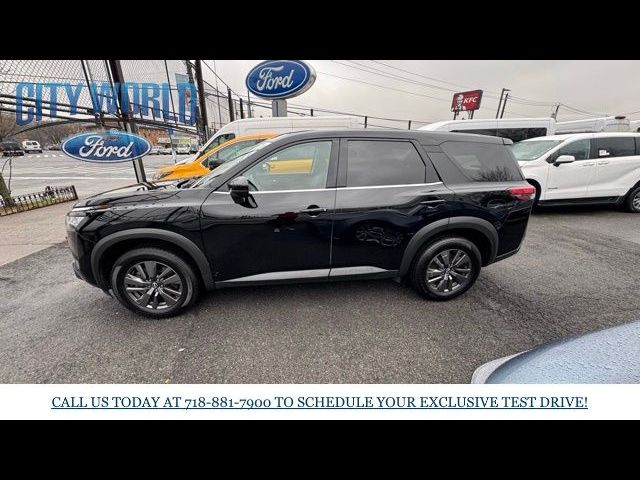 2022 Nissan Pathfinder S