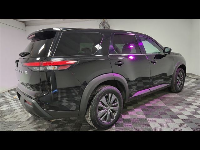 2022 Nissan Pathfinder S