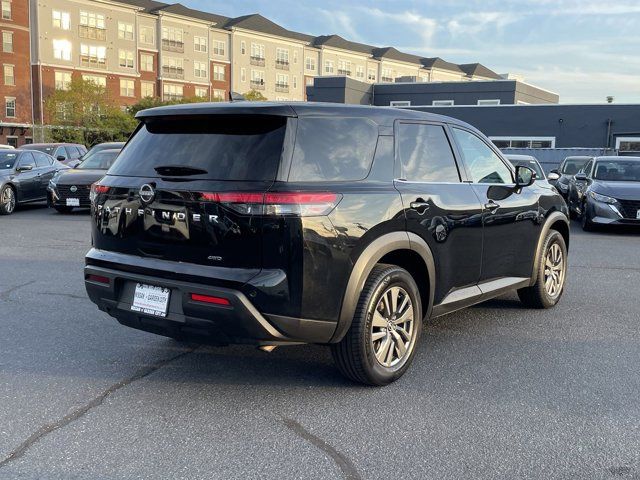 2022 Nissan Pathfinder S