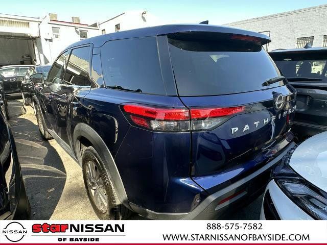 2022 Nissan Pathfinder S