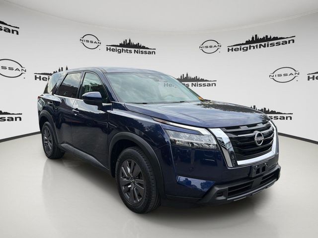 2022 Nissan Pathfinder S