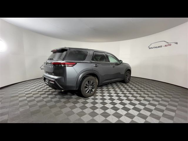 2022 Nissan Pathfinder S