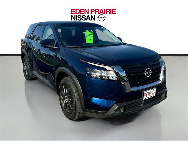 2022 Nissan Pathfinder S