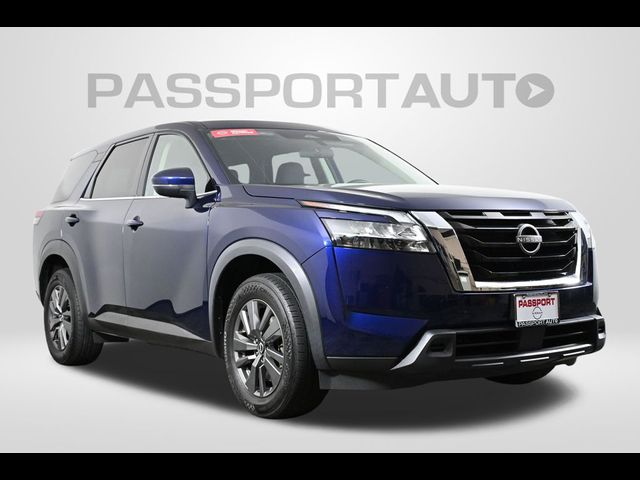 2022 Nissan Pathfinder S