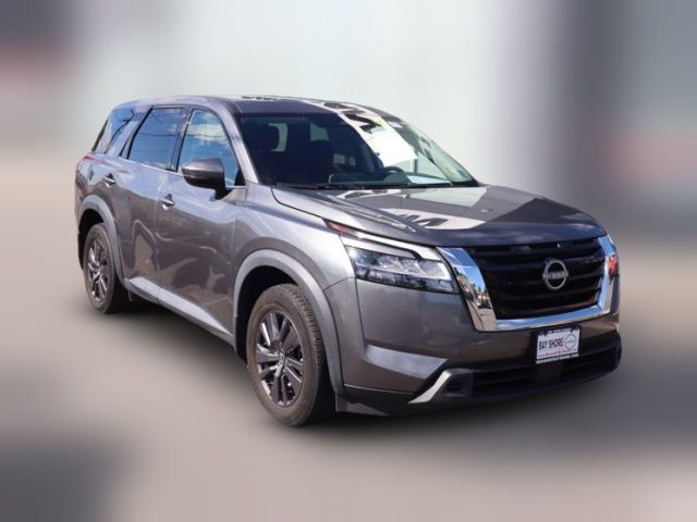 2022 Nissan Pathfinder S