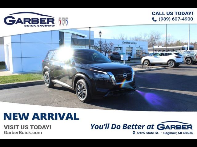 2022 Nissan Pathfinder S