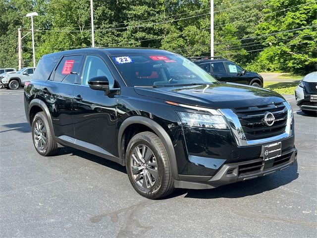 2022 Nissan Pathfinder S