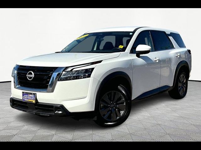 2022 Nissan Pathfinder S