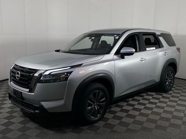 2022 Nissan Pathfinder S