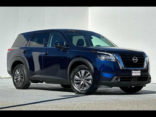 2022 Nissan Pathfinder S