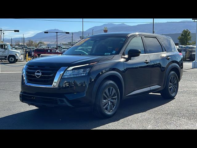 2022 Nissan Pathfinder S