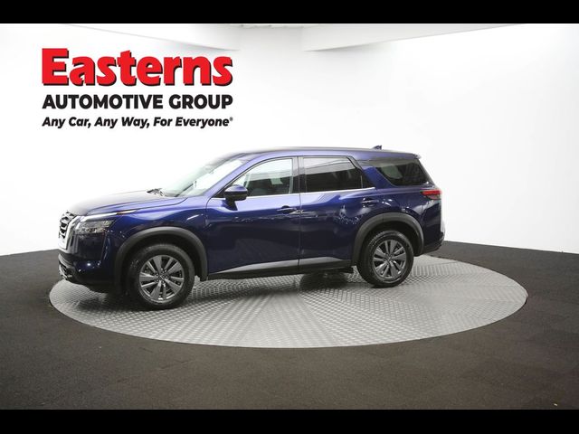 2022 Nissan Pathfinder S