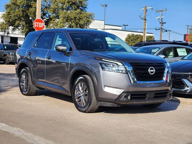 2022 Nissan Pathfinder S