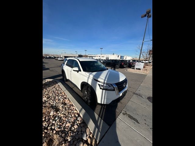 2022 Nissan Pathfinder S