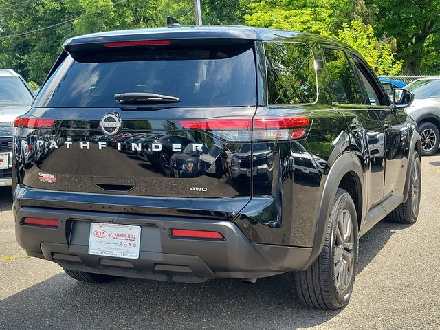 2022 Nissan Pathfinder S