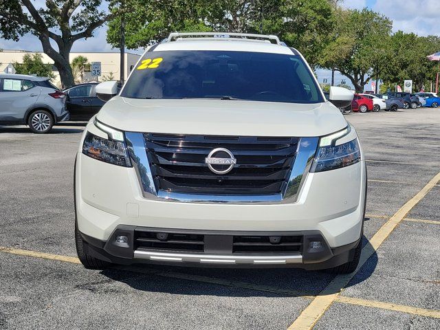 2022 Nissan Pathfinder SL