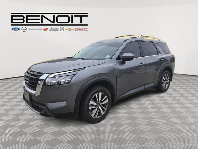 2022 Nissan Pathfinder SL