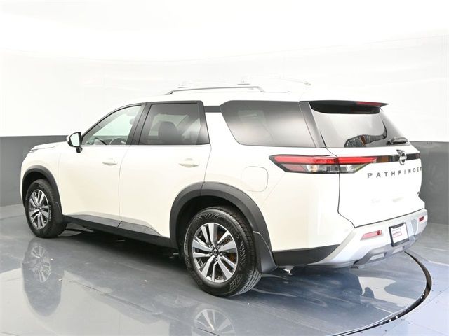 2022 Nissan Pathfinder SL