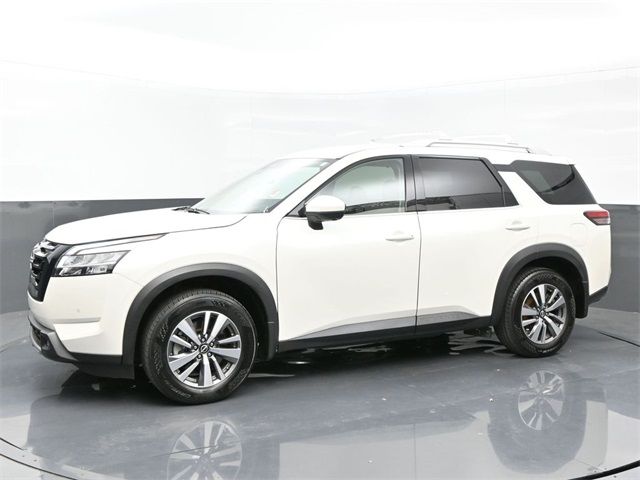 2022 Nissan Pathfinder SL