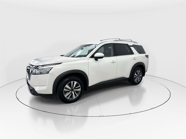 2022 Nissan Pathfinder SL