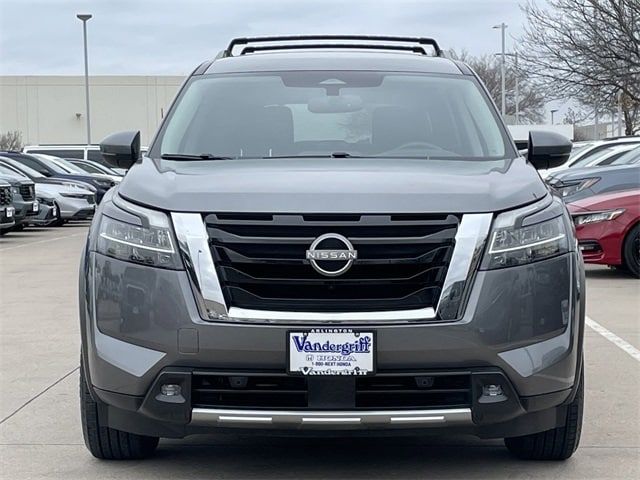 2022 Nissan Pathfinder SL