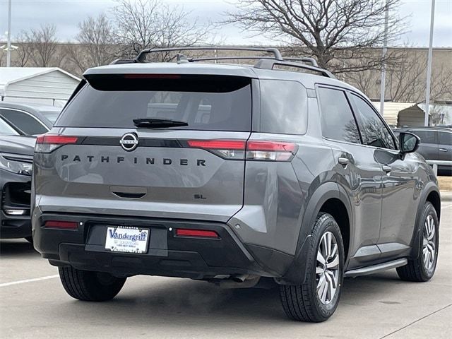 2022 Nissan Pathfinder SL