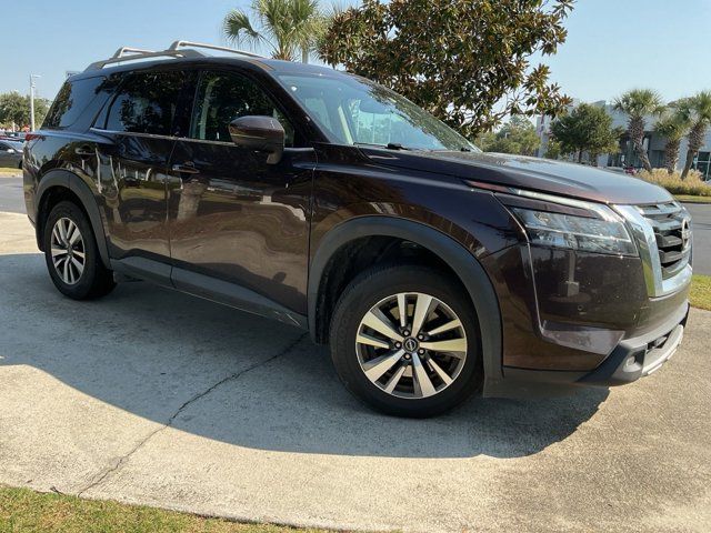 2022 Nissan Pathfinder SL