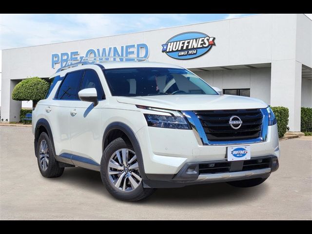 2022 Nissan Pathfinder SL