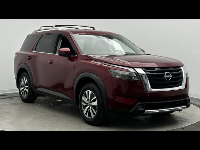 2022 Nissan Pathfinder SL
