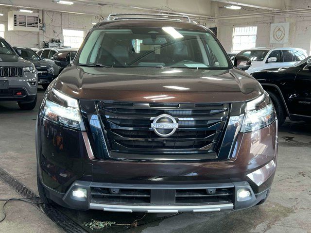 2022 Nissan Pathfinder SL