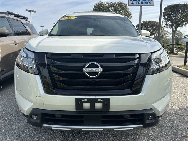 2022 Nissan Pathfinder SL