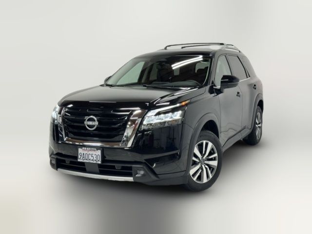 2022 Nissan Pathfinder SL