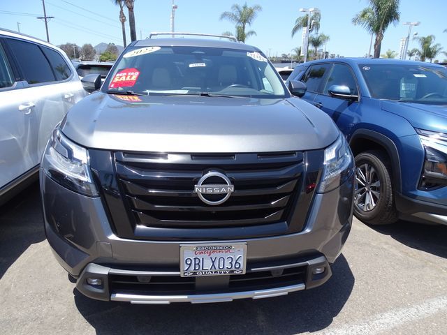 2022 Nissan Pathfinder SL