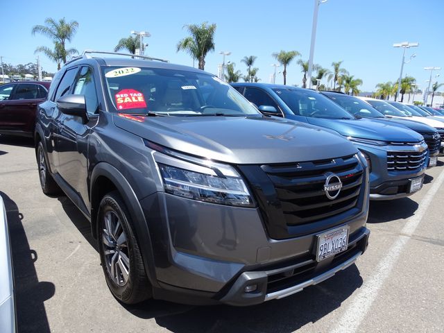 2022 Nissan Pathfinder SL