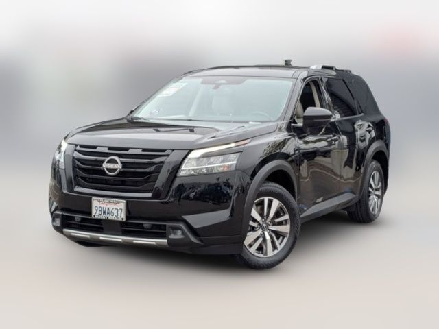 2022 Nissan Pathfinder SL