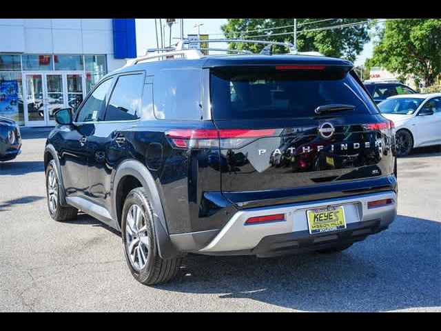 2022 Nissan Pathfinder SL