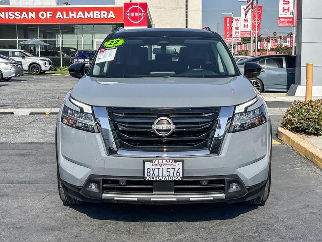2022 Nissan Pathfinder SL