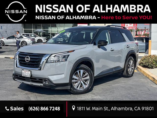 2022 Nissan Pathfinder SL