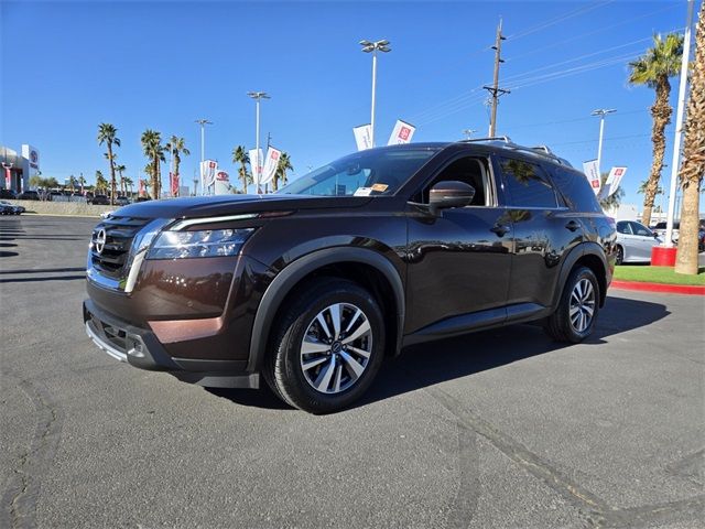 2022 Nissan Pathfinder SL